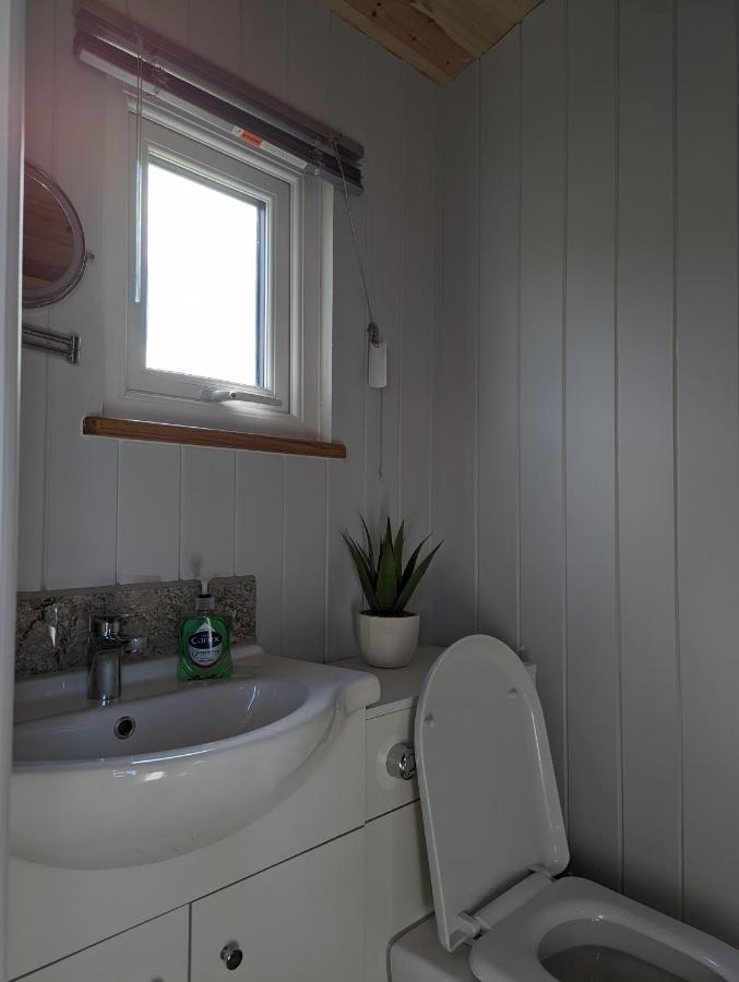 Bespoke Luxury Huts With Hot Tubs. Located In The Black Mountains. Llanveynoe Exterior photo